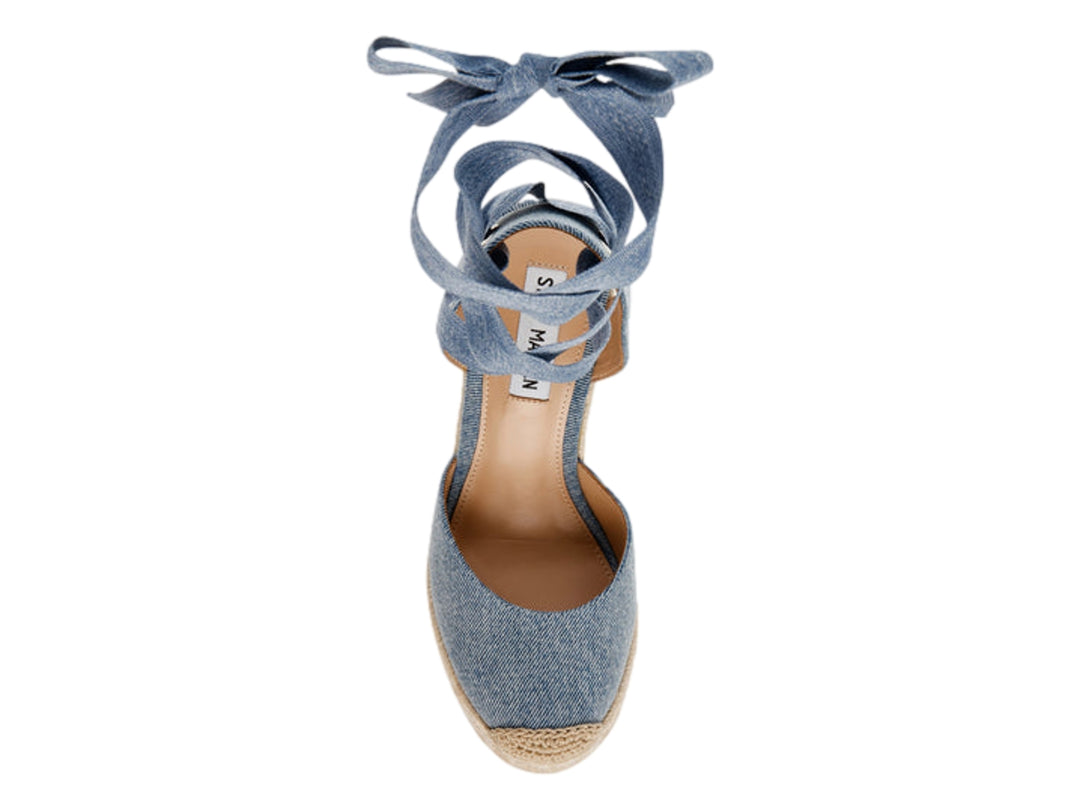 Sandalia de plataforma cuña azul denim con cintas para amarrar y suela de yute.