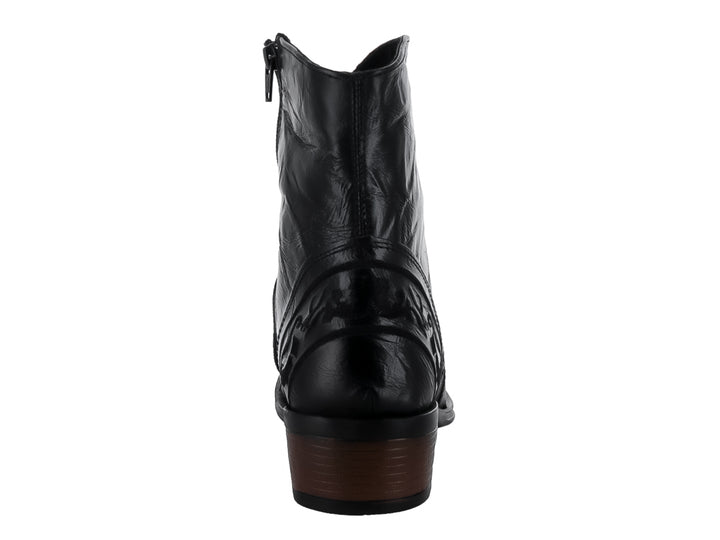 Bota vaquera Urban Cowboy de cuero negro con detalles bordados y punta afilada.