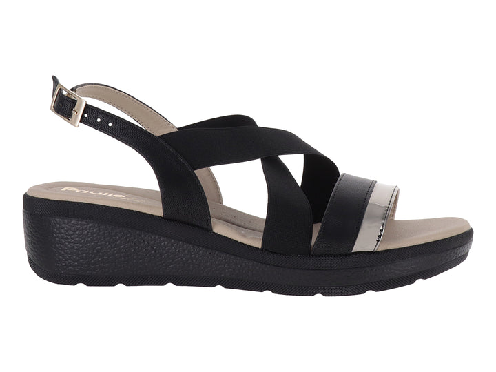Sandalia negra de plataforma para mujer con correas cruzadas y detalle plateado en la parte frontal.