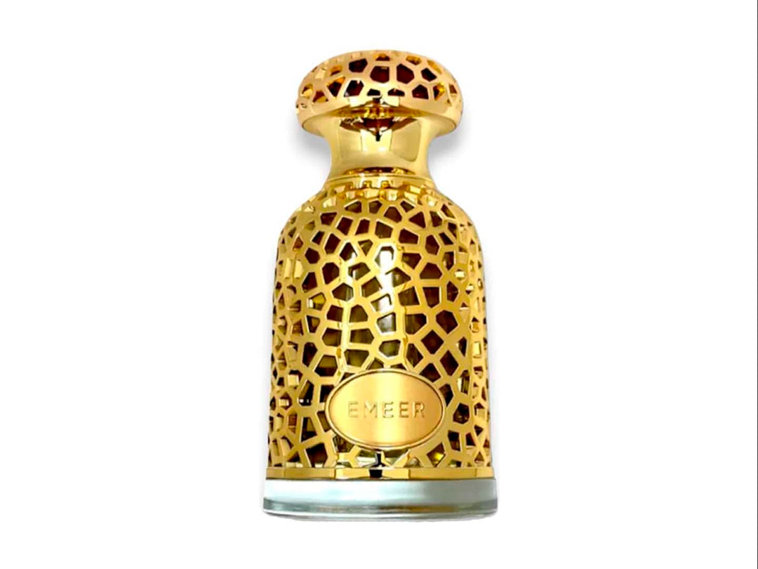 Perfume Lattafa Emeer en frasco dorado con diseño calado y su caja dorada a juego.