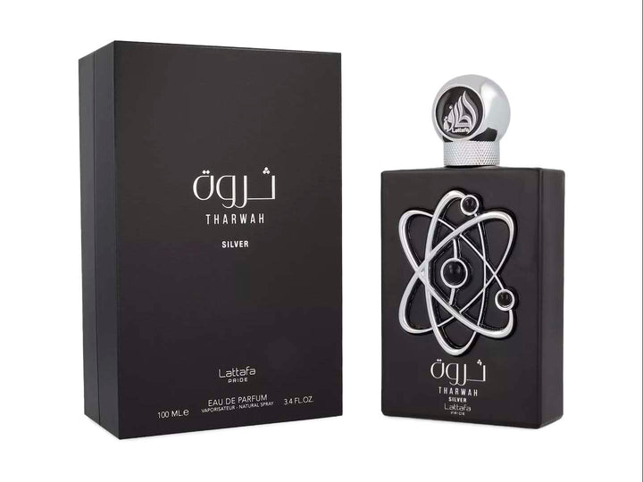 Perfume Lattafa Silver Tharwah en botella negra con detalles plateados y su caja negra.