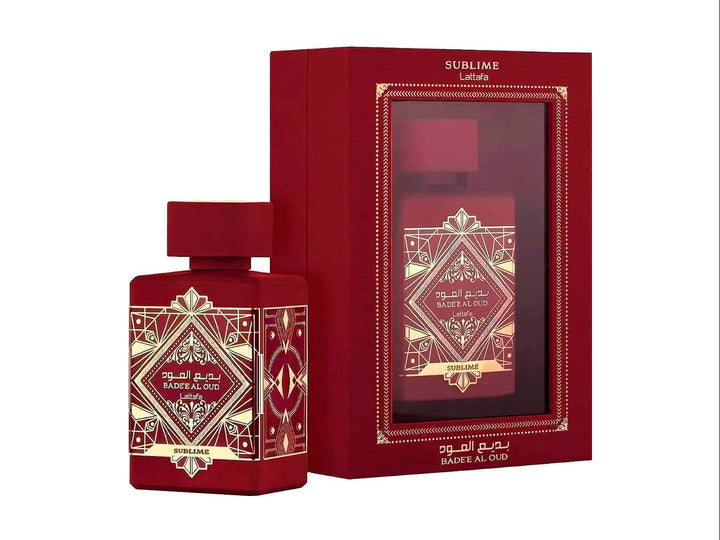 Perfume Lattafa Bade Al Oud Sublime en botella y caja color guinda con detalles ornamentales en dorado.