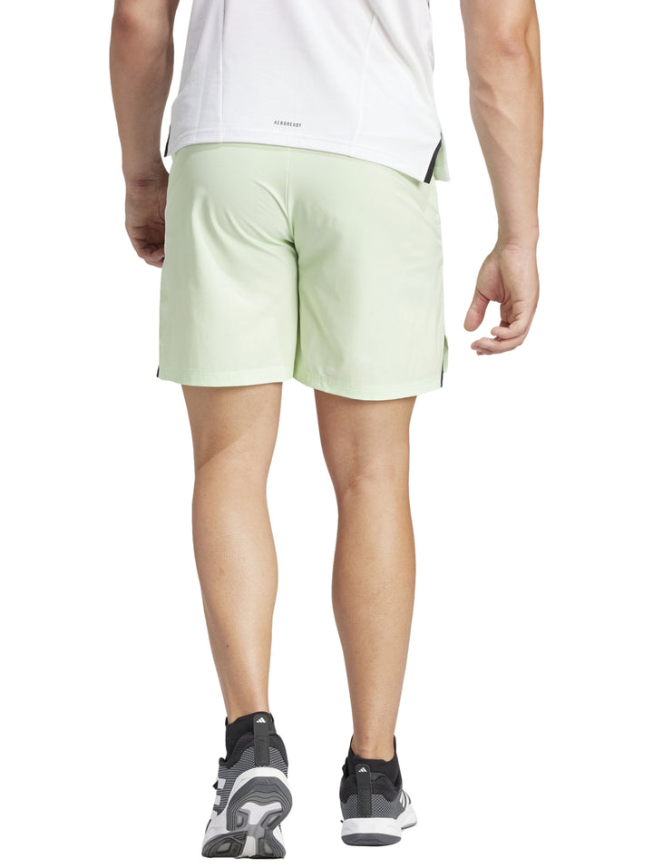 Shorts deportivos Adidas color verde claro Semi Green Spark para entrenamiento.
