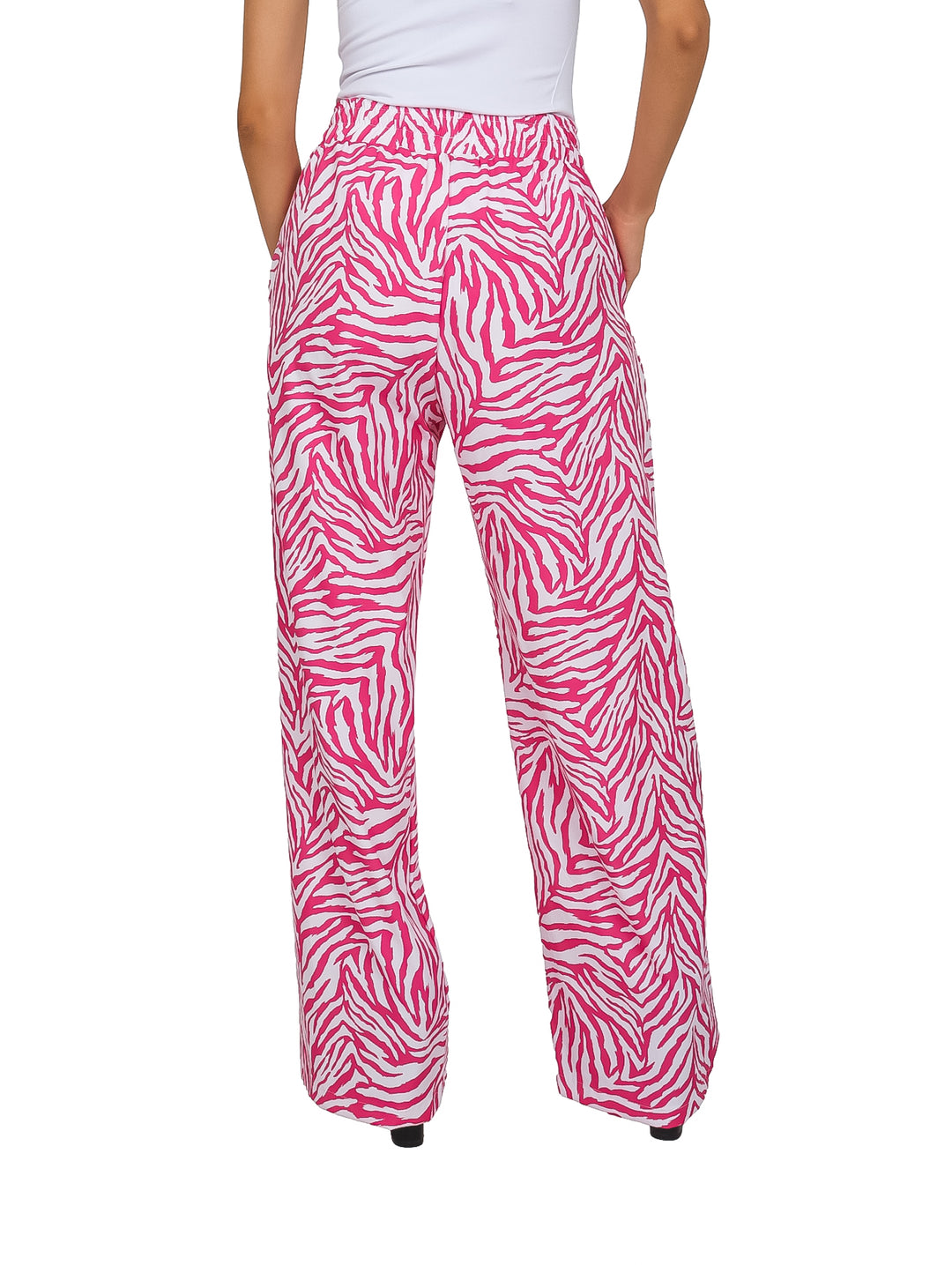 Pantalón de pierna ancha con estampado de cebra en colores rosa e ivory y lazo en la cintura.