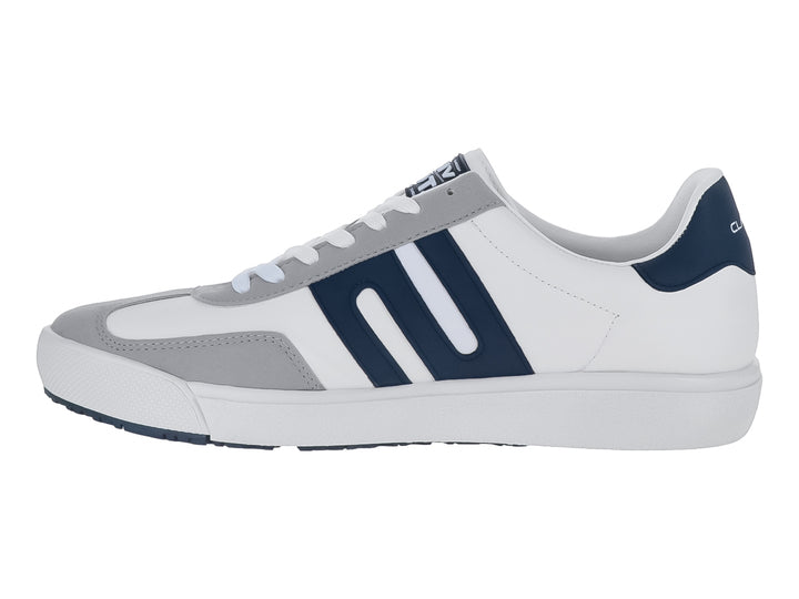 Tenis casuales Clasben Edwin en color blanco y gris con detalles en azul marino y suela blanca.