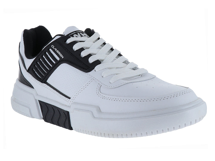 Tenis casuales color blanco con detalles en negro y suela blanca y negra.