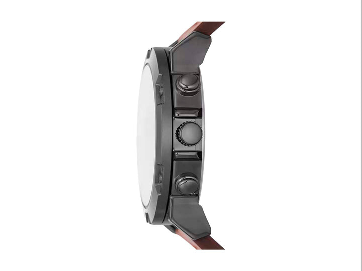 Set de 5 piezas para hombre que incluye un reloj con correa café y cuatro pulseras en tonos negro, madera y piedra.