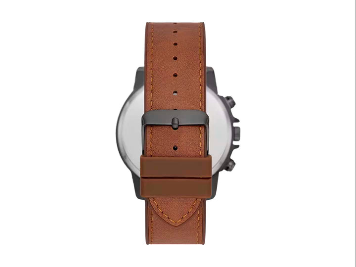 Set de 5 piezas para hombre que incluye un reloj con correa café y cuatro pulseras en tonos negro, madera y piedra.