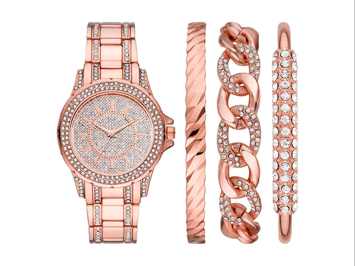 Set de 4 piezas para Mujer que incluye un reloj y tres pulseras en color oro rosa con detalles de cristales brillantes.