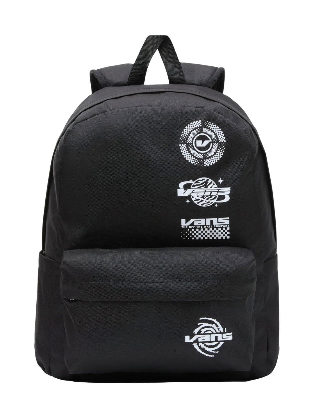 Mochila escolar VANS color negro con logotipos blancos en el frente y un bolsillo inferior.