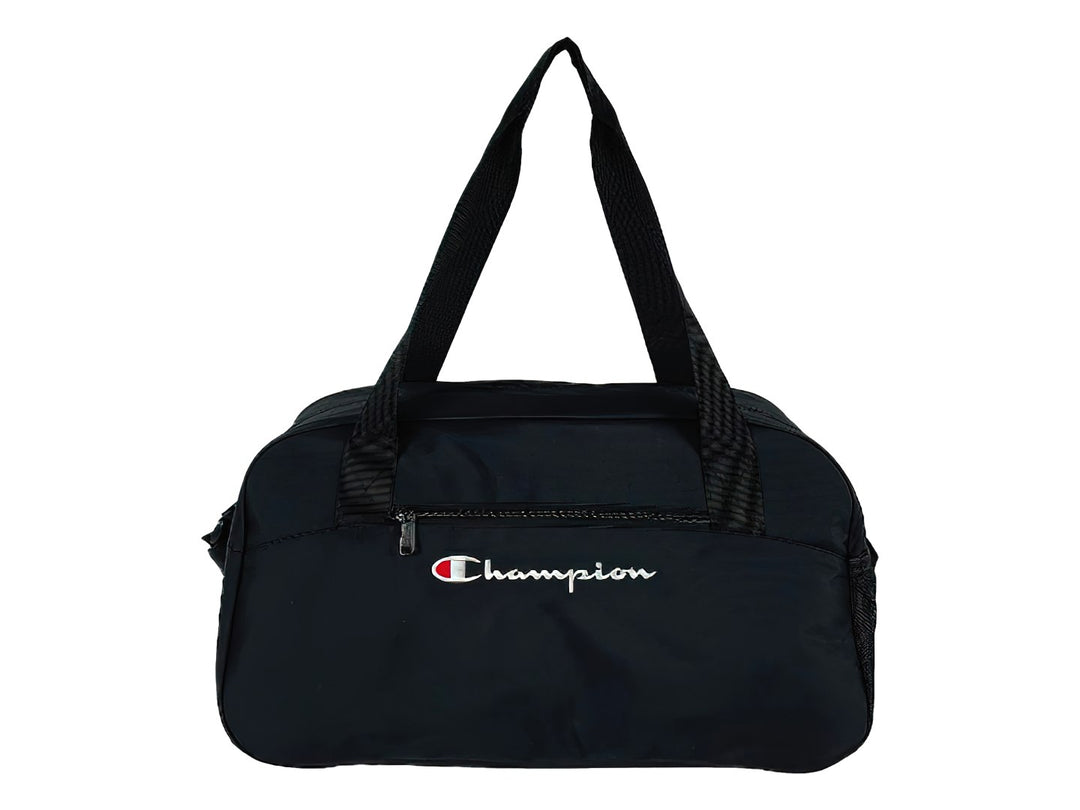 Bolsa de deporte Champion Varsity Duffel Bag en color negro con logotipo blanco frontal.