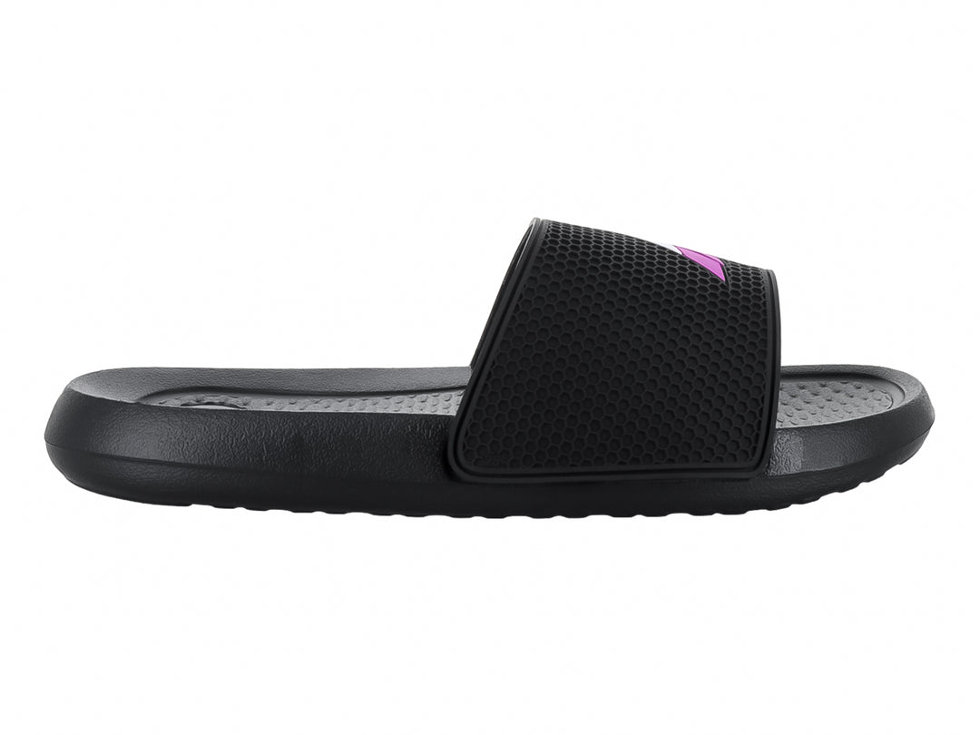 Sandalia Nautica Siren 19 color negro con banda superior texturizada y suela ergonómica.