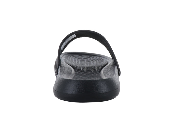 Sandalia Nautica Siren 19 color negro con banda superior texturizada y suela ergonómica.