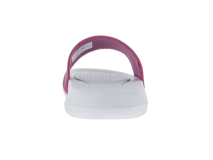 Sandalia Nautica Siren 20 para niña en color rosa con estampado de camuflaje y suela blanca.