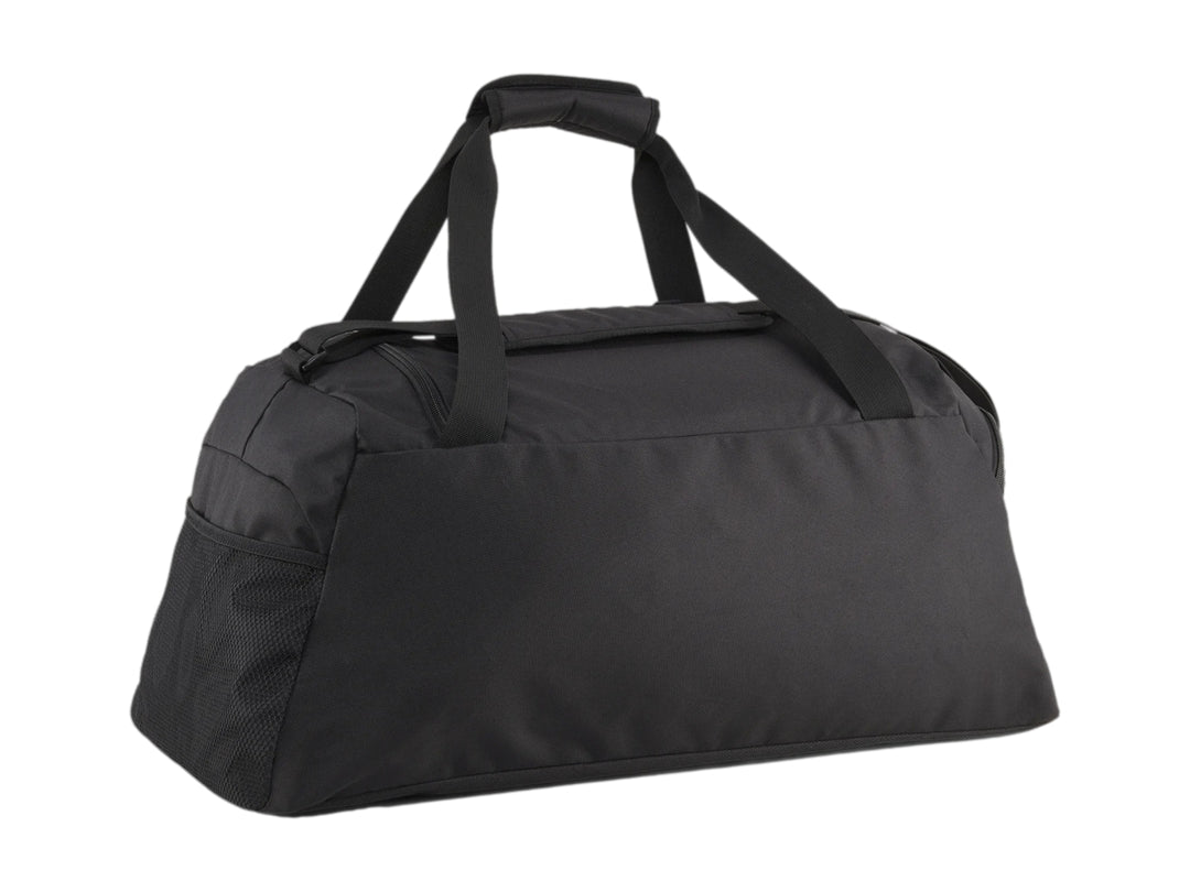 Bolsa de deporte Puma color negro con asa superior y detalles en blanco.