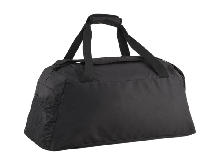 Bolsa de deporte Puma color negro con asa superior y detalles en blanco.