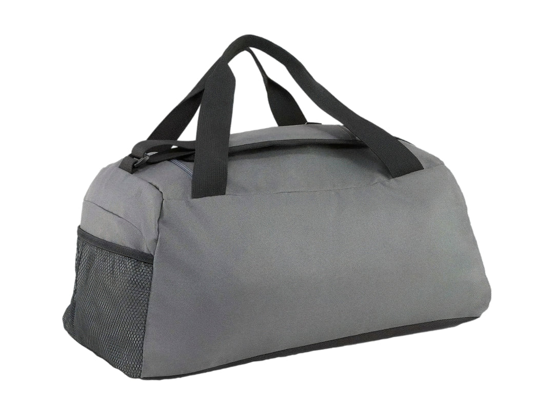 Bolsa de deporte PUMA color gris con base y asas negras y detalles en amarillo lima.
