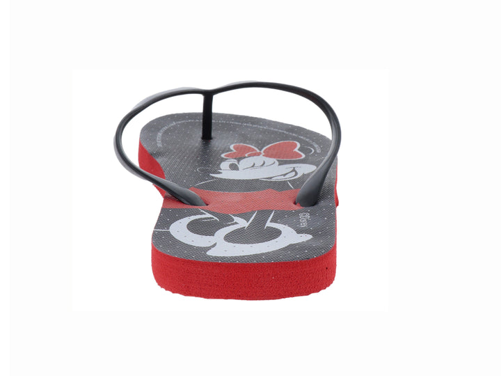 Sandalias infantiles negras y rojas con estampado de Minnie Mouse.