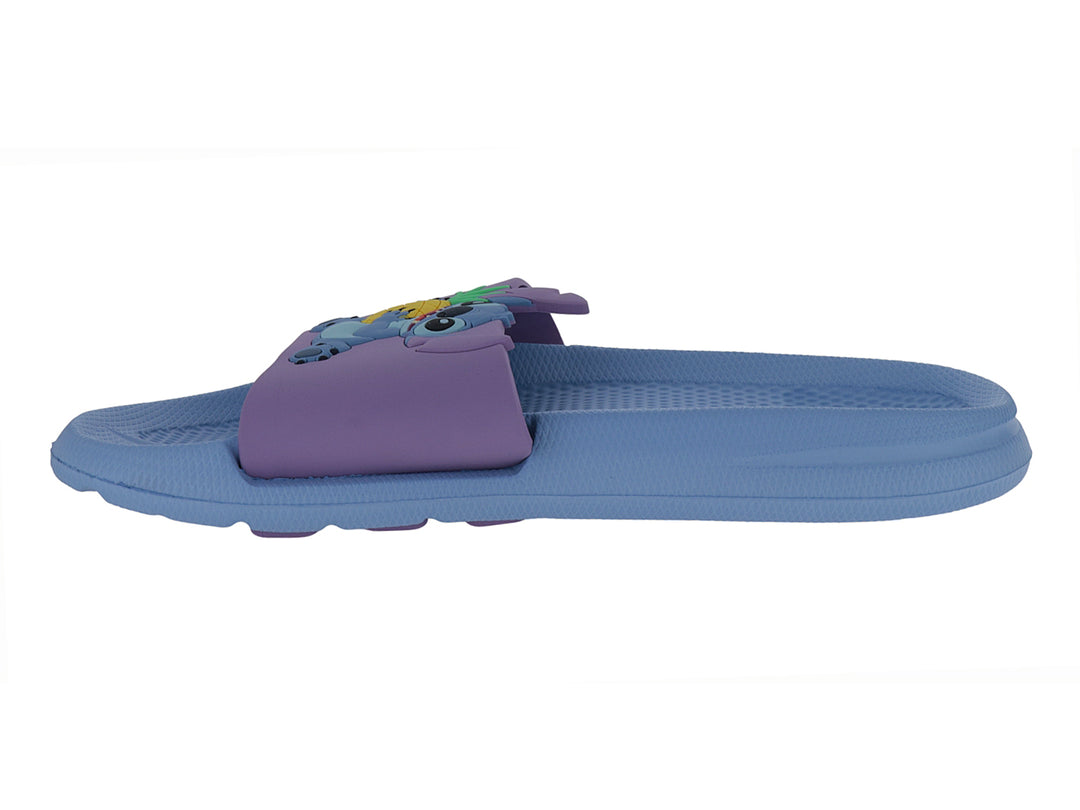 Sandalia tipo slide infantil en colores azul y lila con detalle decorativo en la correa.