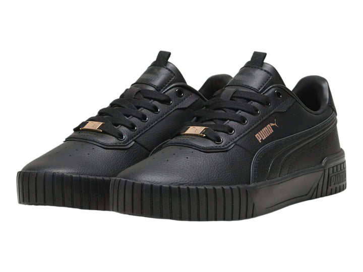 Tenis Puma Carina 2.0 Lux color negro con suela de plataforma y acabado mate.