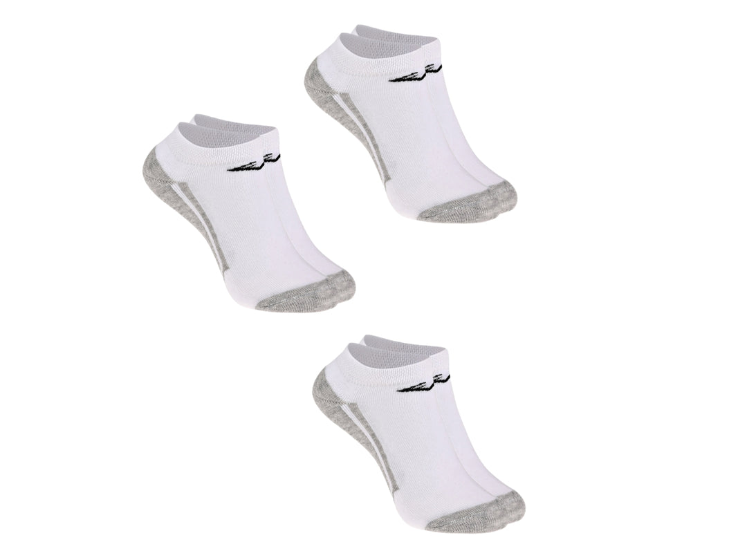 Tres pares de calcetines infantiles Everlast color blanco con detalles en gris.
