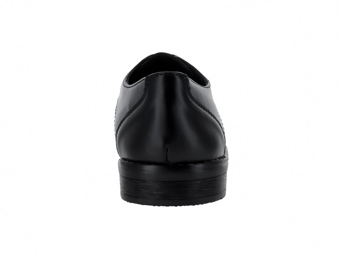 Zapato formal de color negro con cordones y acabado liso para hombre.