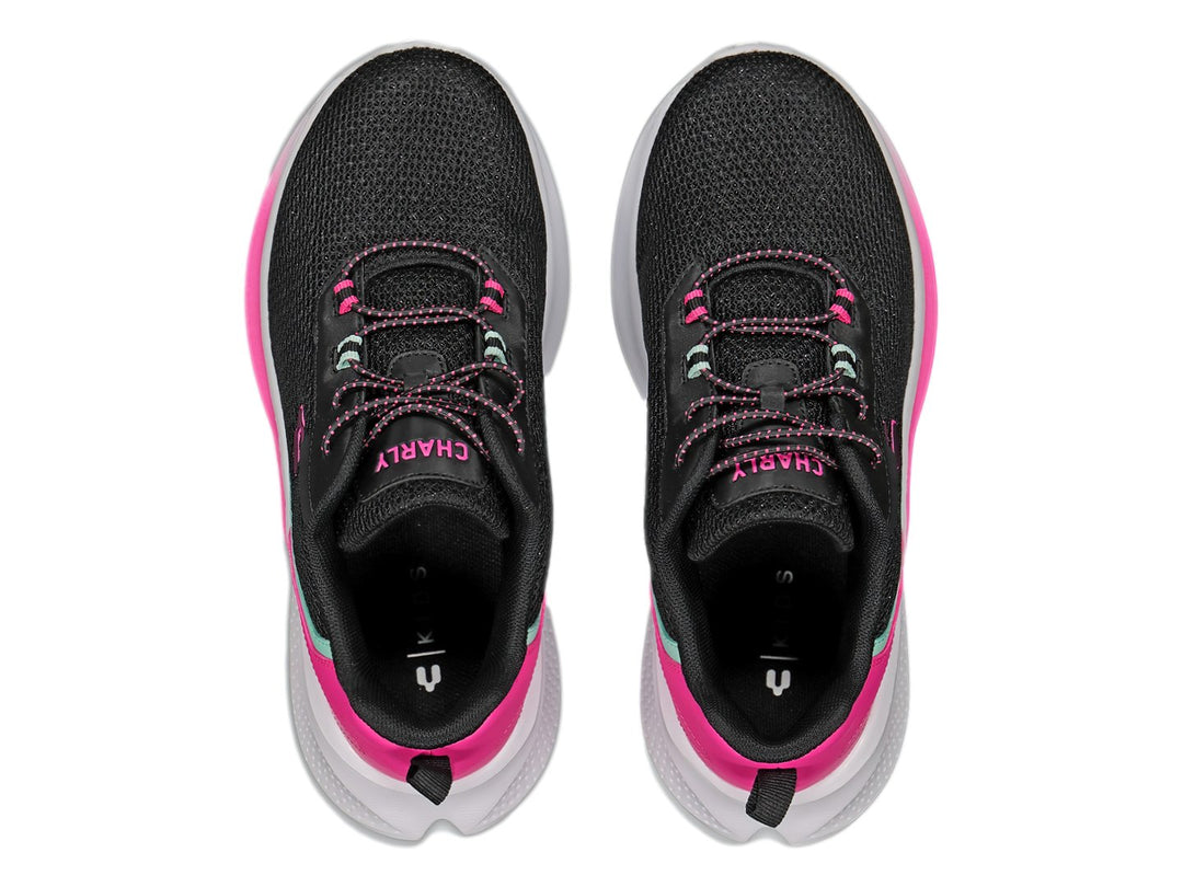 Tenis deportivos Charly color negro con detalles en rosa y verde menta y suela blanca.