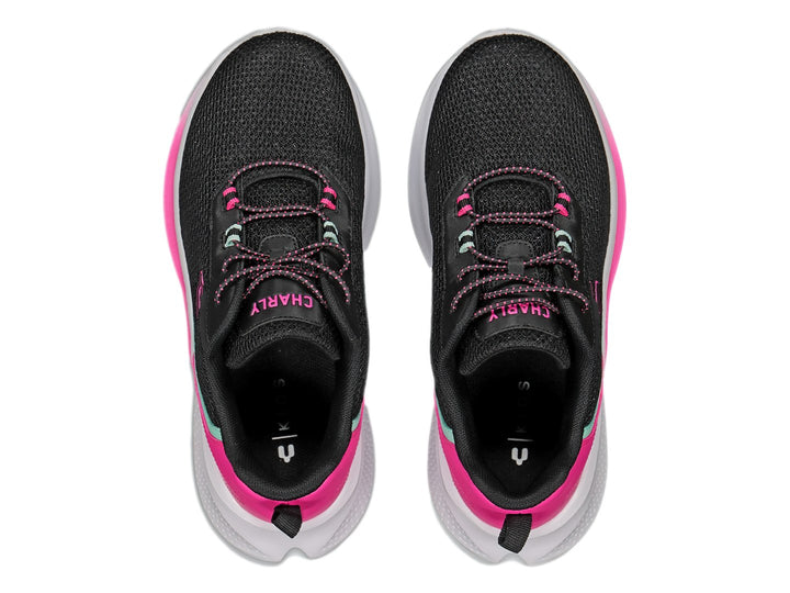 Tenis deportivos Charly color negro con detalles en rosa y verde menta y suela blanca.