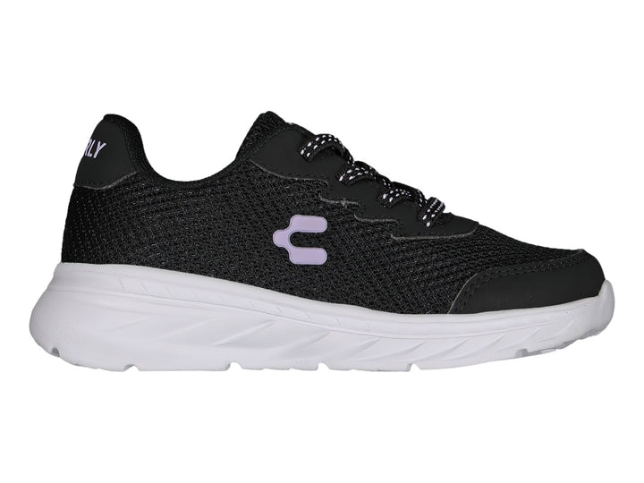 Tenis deportivos Charly de color negro con suela blanca y tejido transpirable.