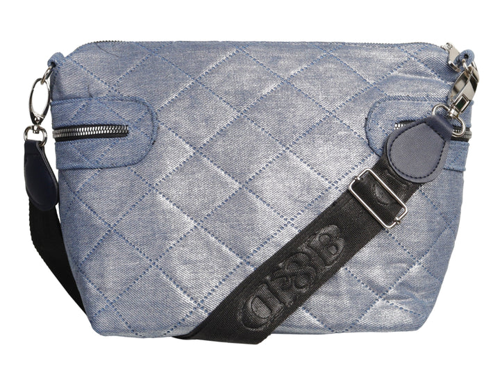 Bolso de hombro Ferretina en color azul mezclilla con diseño acolchado de rombos y tres cierres frontales plateados.