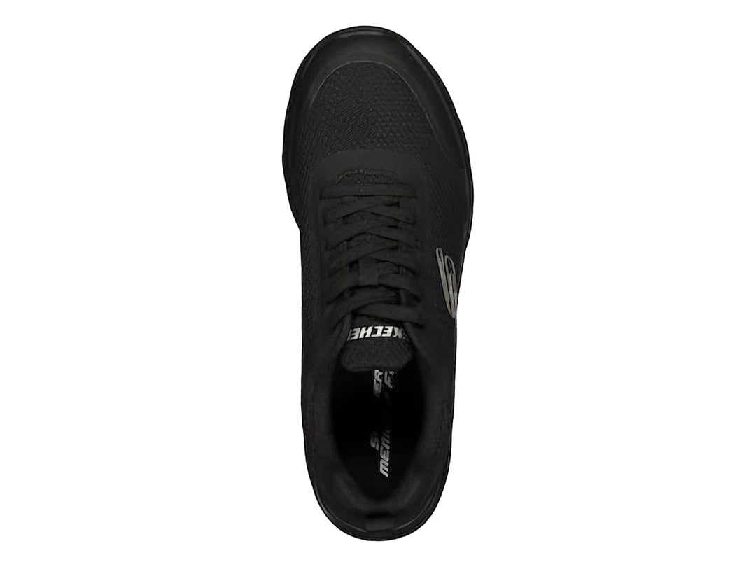 Tenis deportivos Skechers color negro con tejido de malla y suela flexible.