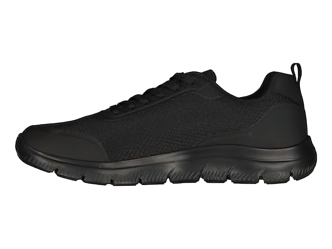 Tenis deportivos Skechers color negro con tejido de malla y suela flexible.