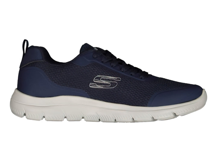 Tenis deportivos Skechers en color azul marino con suela blanca y agujetas.