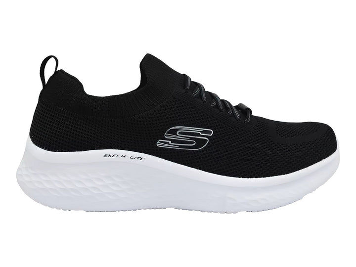 Tenis deportivos Skechers Skech-Lite Pro en color negro con suela blanca y agujetas negras.