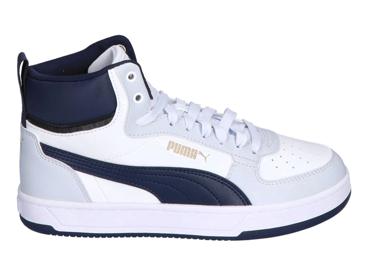 Tenis PUMA Caven 2.0 Mid JR color blanco con detalles en negro y plata.
