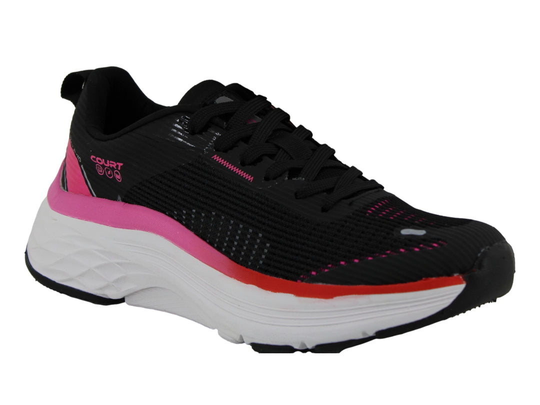 Tenis deportivos marca Court en color negro con detalles en rosa y suela blanca.