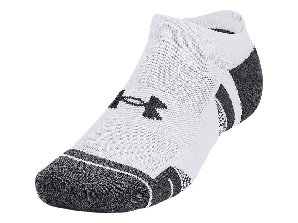 Pack de 3 pares de calcetines deportivos Under Armour en color blanco con detalles grises en el talón y la punta.