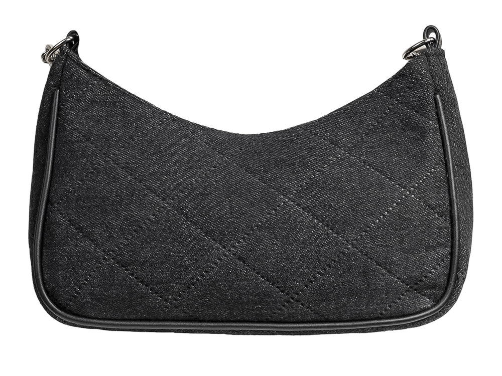 Bolso Ferretina negro con diseño acolchado de rombos, asa de cadena plateada y correa ajustable.