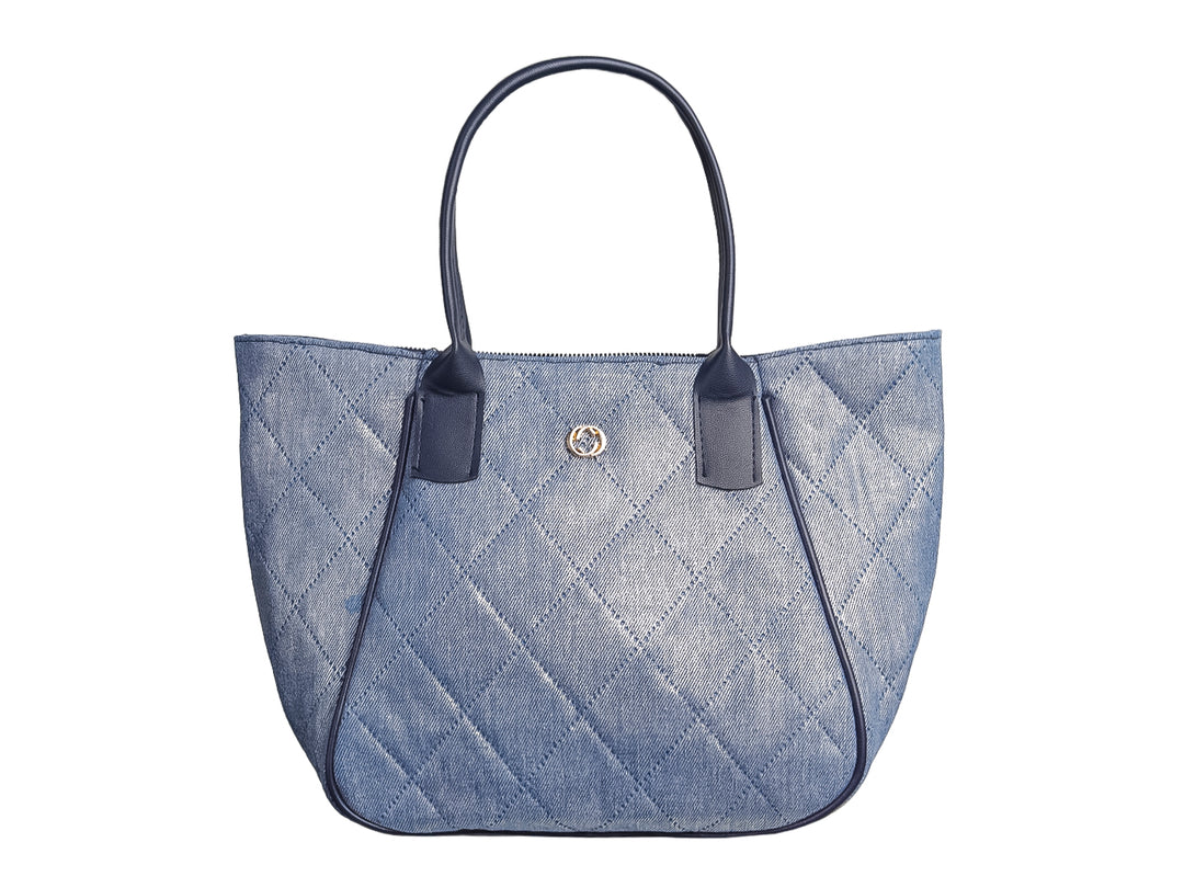 Bolsa de hombro Ferretina color azul plata con diseño acolchado de rombos y asas azul marino.