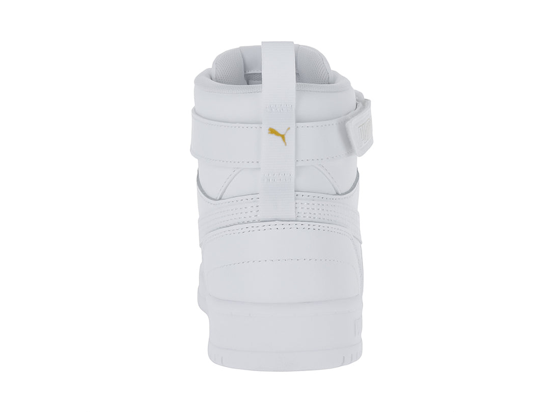 Tenis PUMA blancos de bota con correa en el tobillo y detalles en dorado.