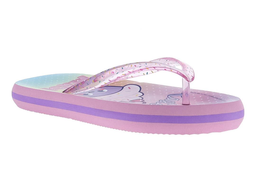 Sandalias infantiles de color rosa y morado con suela multicolor y tiras decoradas.