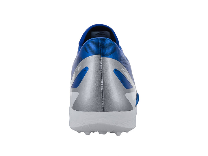 Zapato de fútbol Furia modelo 6066 TF en color azul con detalles blancos y suela para pasto sintético.