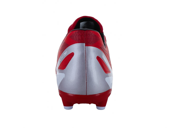 Zapato de fútbol Furia color rojo con detalles blancos y plateados para pasto.