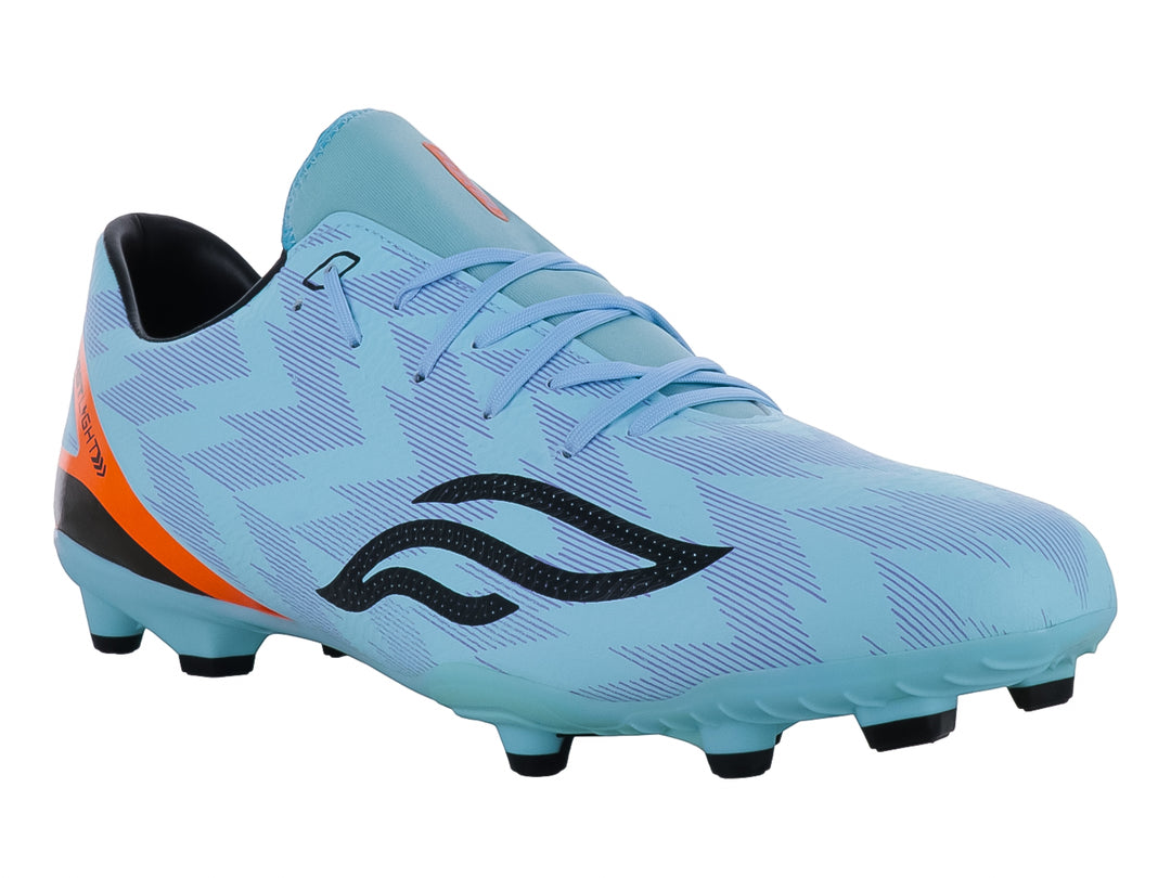 Zapato de fútbol Furia color menta con detalles en naranja y negro, diseñado para pasto natural.