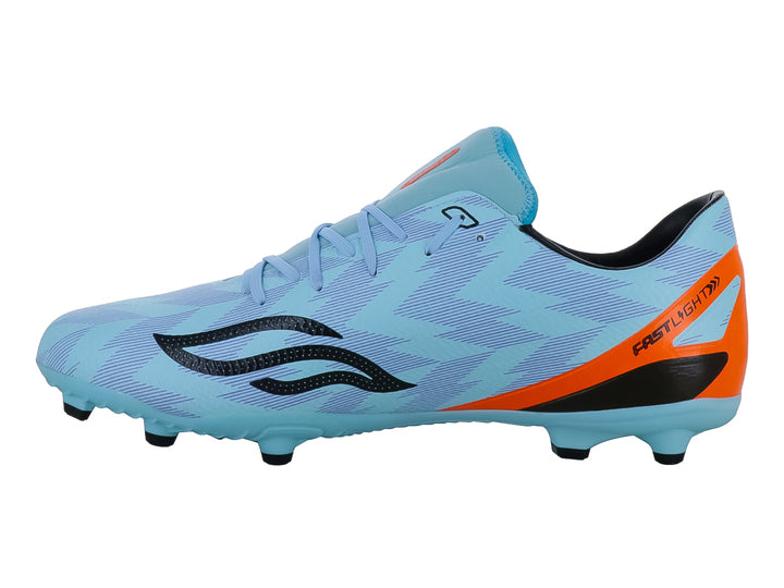 Zapato de fútbol Furia color menta con detalles en naranja y negro, diseñado para pasto natural.
