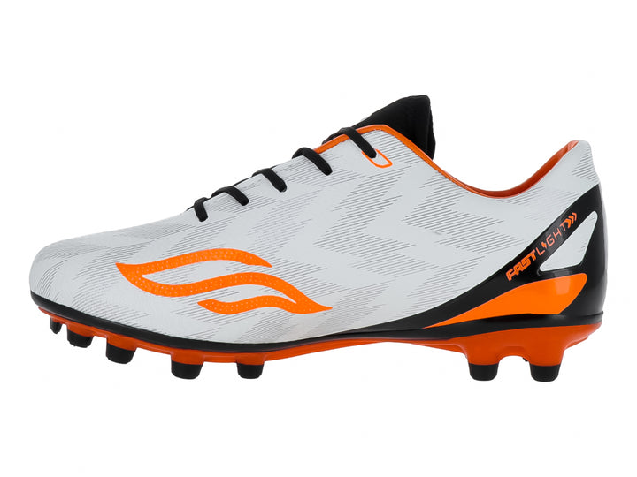 Zapato de fútbol Furia para niños en color blanco con detalles en naranja y negro.