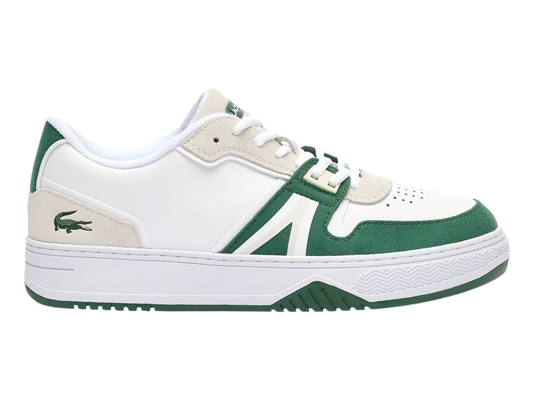 Tenis Lacoste en color blanco con detalles en verde oscuro y beige, diseño deportivo de perfil bajo.