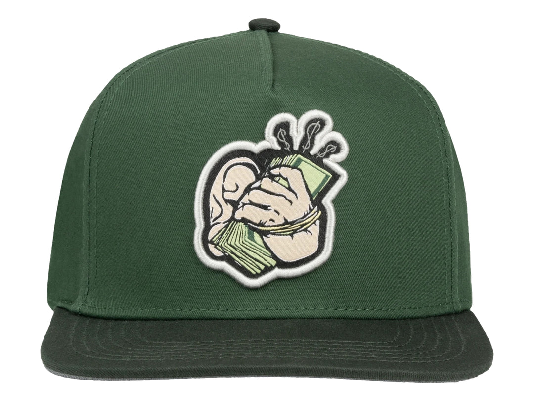 Gorra snapback verde con visera plana y parche frontal de una mano sosteniendo dinero.