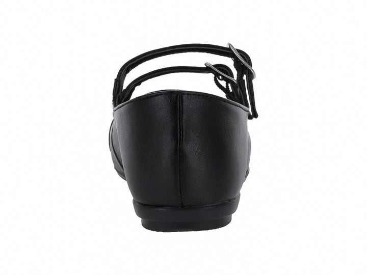 Zapato plano negro de piel con dos correas y hebillas plateadas.