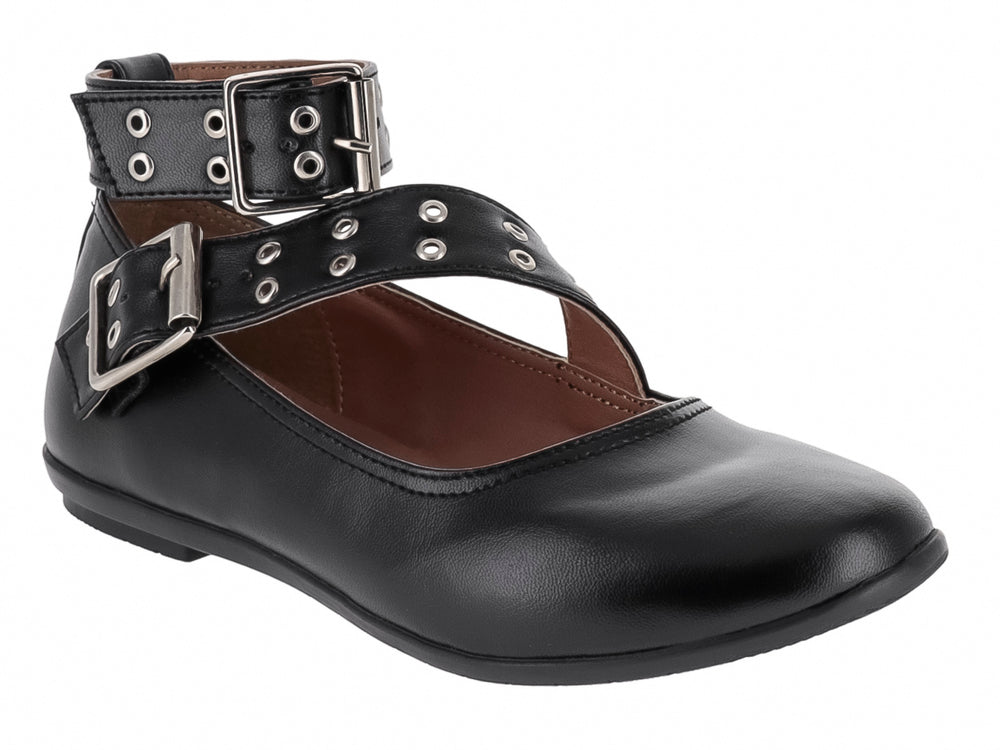 Zapato plano negro de piel con dos correas y hebillas plateadas.